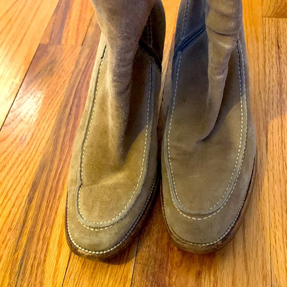 Y2K Rare find. Ralph Lauren 7.5 tan suede boots. Good condition. Some wear. - Picture 9 of 9